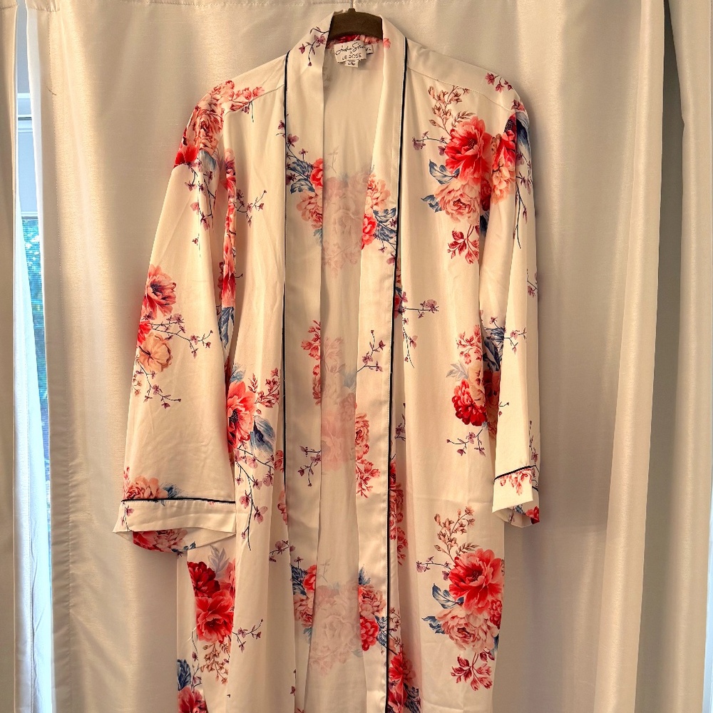 Le Rose satin robe